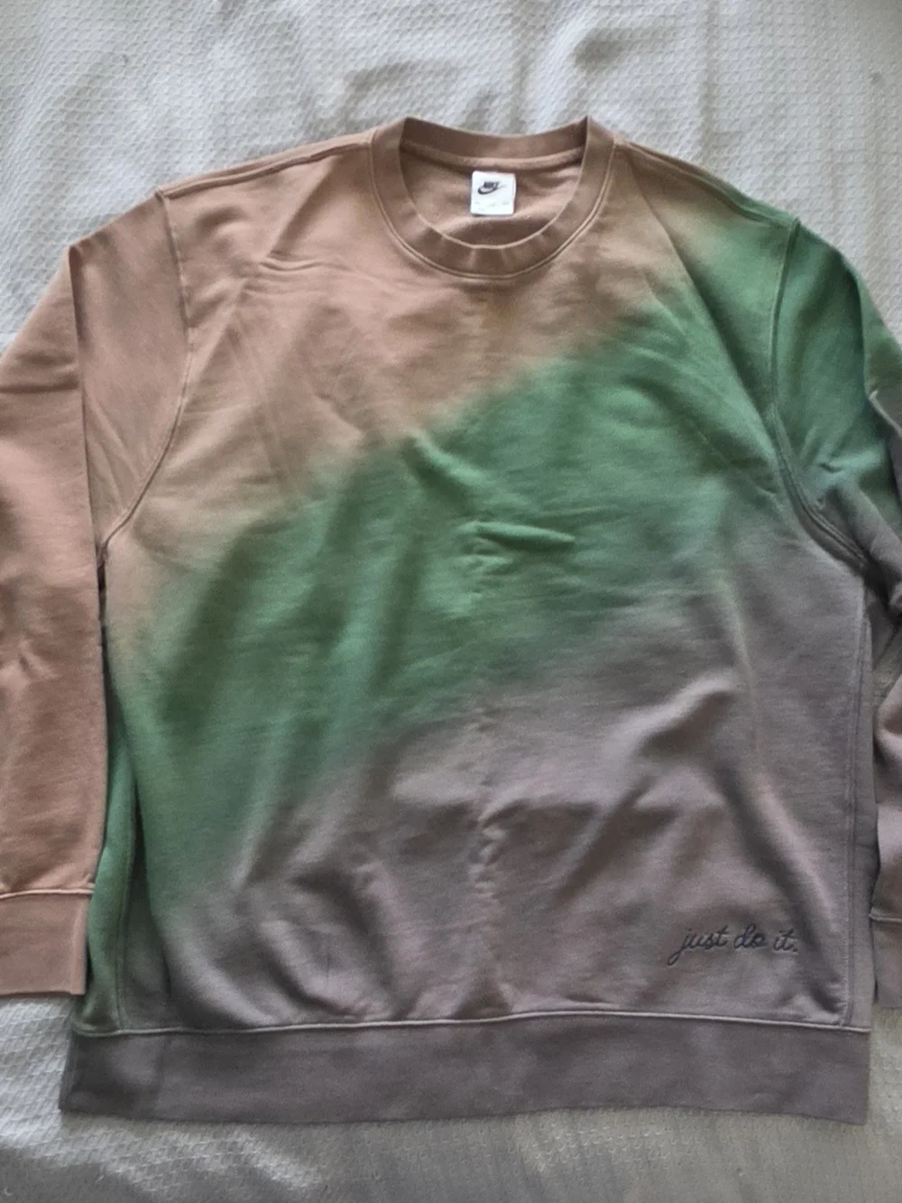 Nike Men’s Crewneck Sweatshirt in Brown and Green